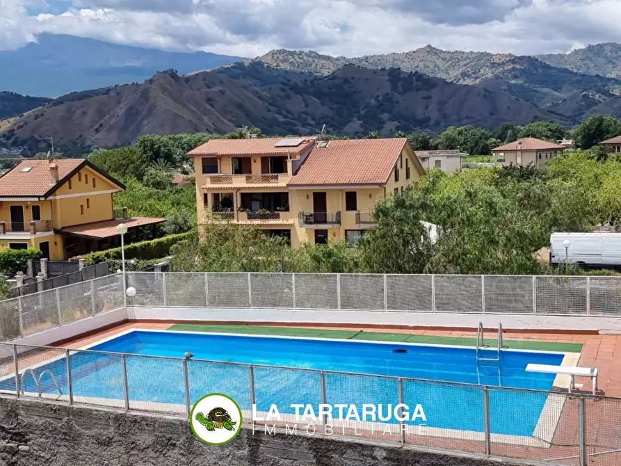 Immagine 2 di Appartamento in vendita  a Taormina