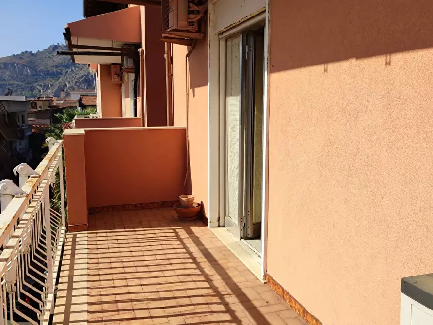 Immagine 9 di Appartamento in vendita  a Sant'alessio Siculo