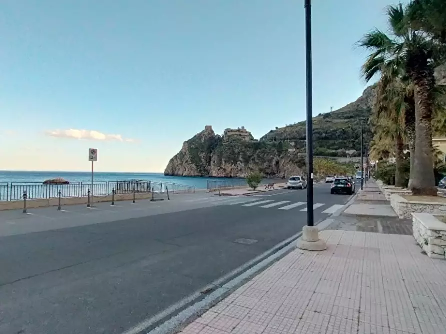 Immagine 4 di Appartamento in vendita  a Sant'alessio Siculo