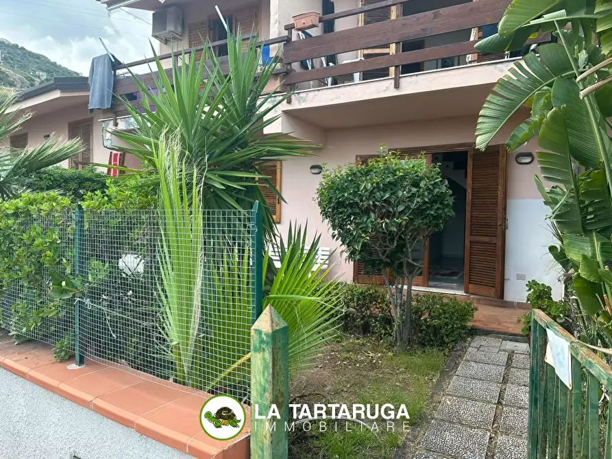 Immagine 2 di Appartamento in vendita  396 a Sant'alessio Siculo