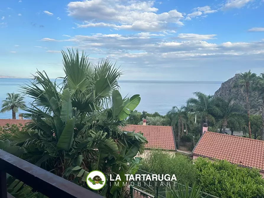 Immagine 1 di Appartamento in vendita  396 a Sant'alessio Siculo