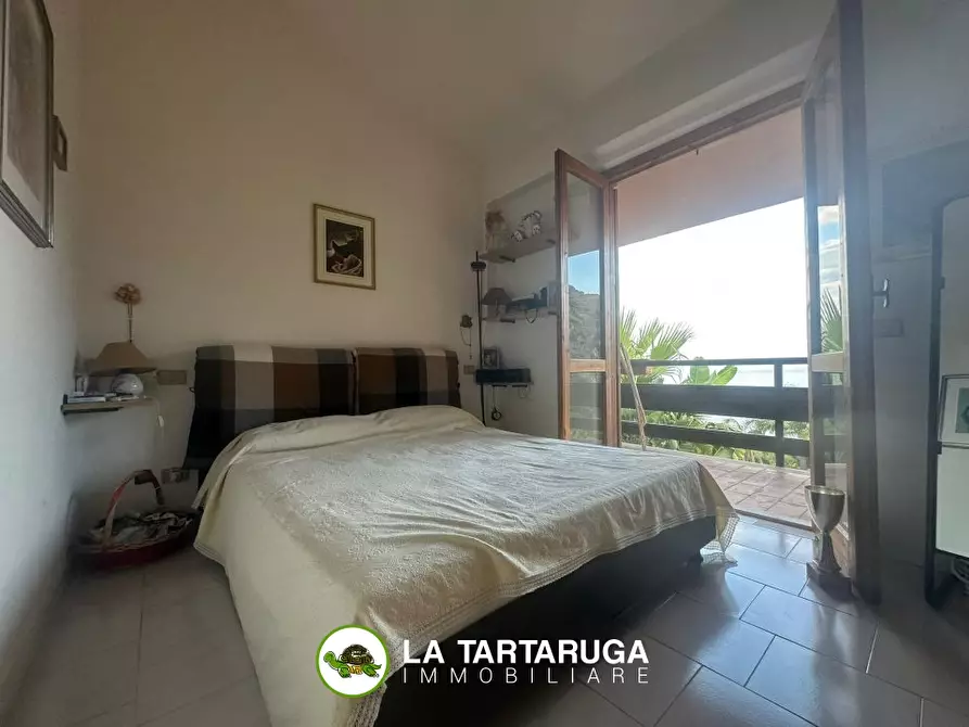 Immagine 10 di Appartamento in vendita  396 a Sant'alessio Siculo