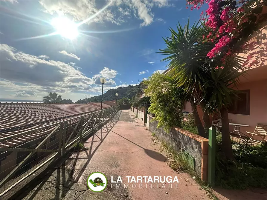 Immagine 2 di Appartamento in vendita  a Sant'alessio Siculo