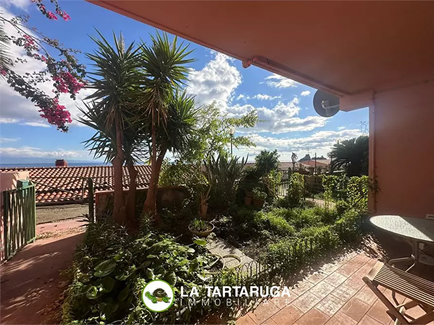 Immagine 3 di Appartamento in vendita  a Sant'alessio Siculo