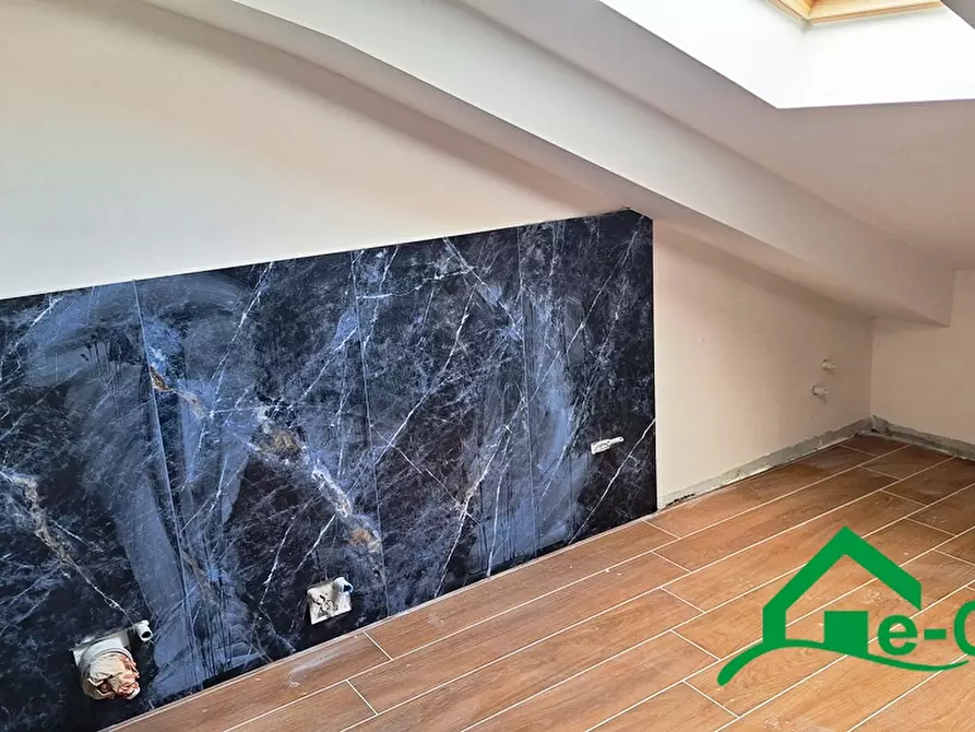 Immagine 10 di Appartamento in vendita  a Messina