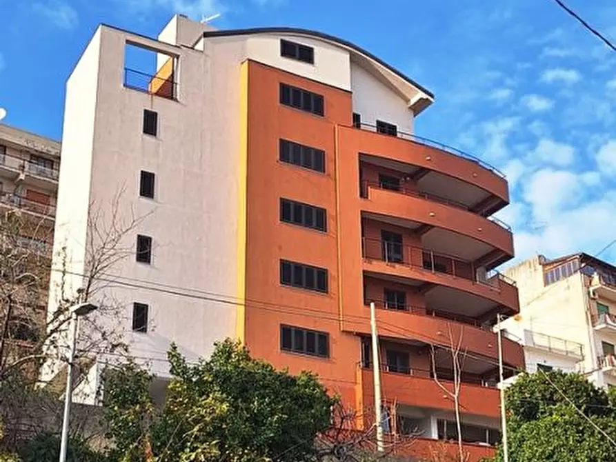 Immagine 4 di Appartamento in vendita  a Messina