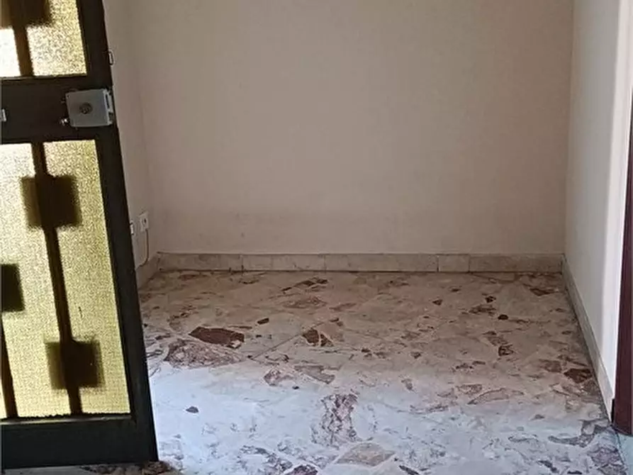 Immagine 10 di Appartamento in vendita  a Messina