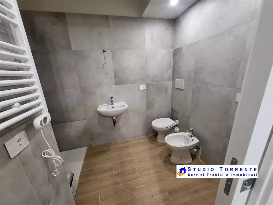 Immagine 10 di Appartamento in vendita  28 a Milano