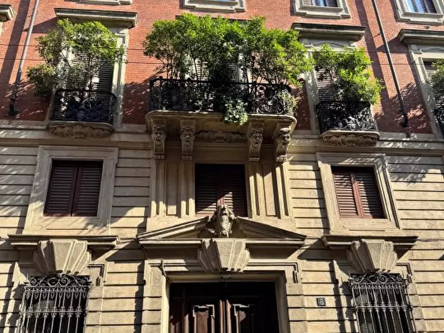 Immagine 1 di Appartamento in vendita  a Milano