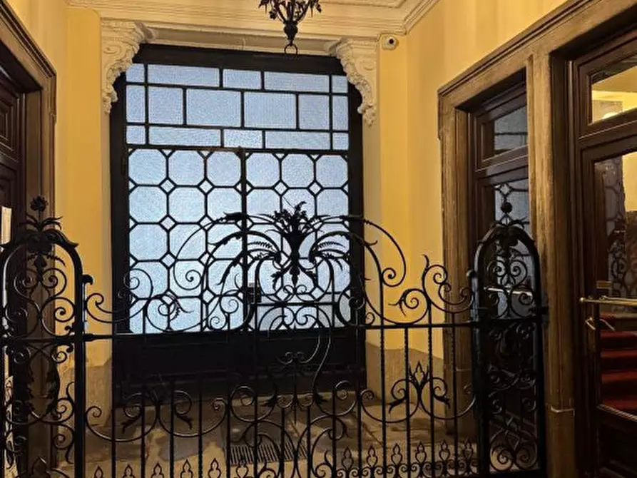 Immagine 10 di Appartamento in vendita  a Milano