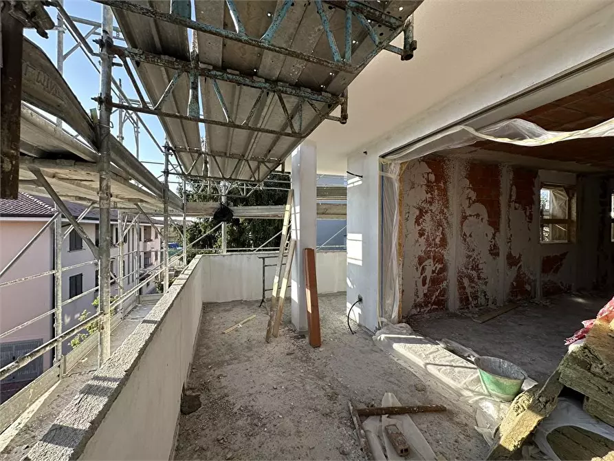 Immagine 2 di Appartamento in vendita  a Parabiago