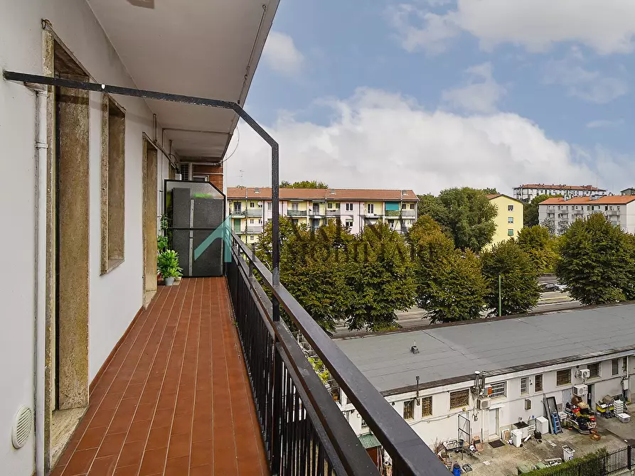 Immagine 2 di Appartamento in vendita  26 a Milano