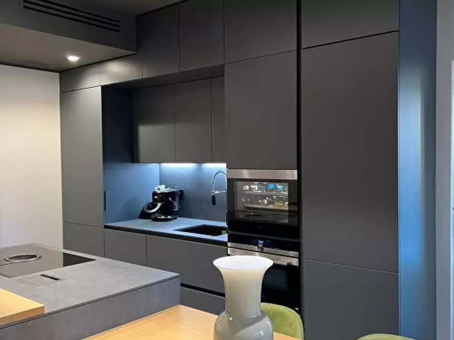 Immagine 10 di Appartamento in vendita  a Milano