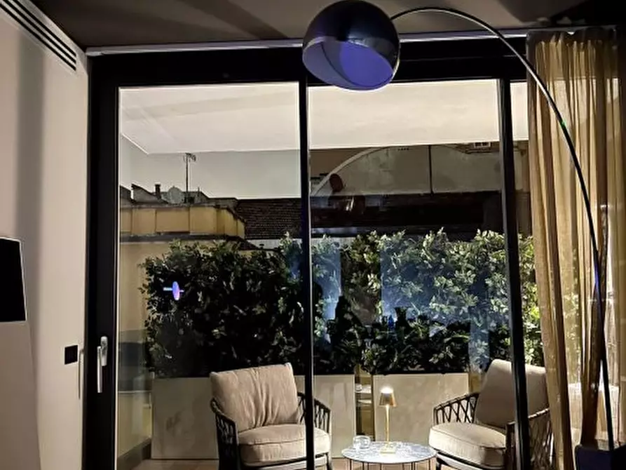 Immagine 4 di Appartamento in vendita  a Milano