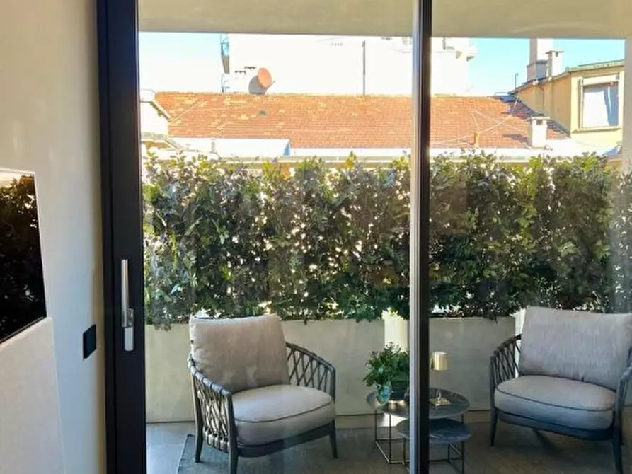 Immagine 1 di Appartamento in vendita  a Milano