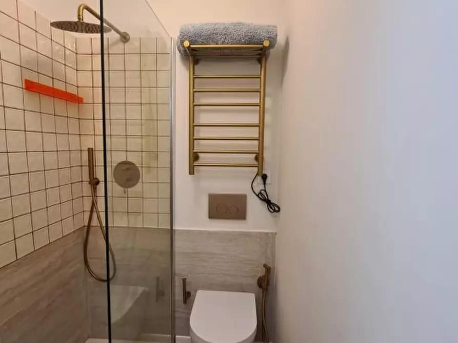 Immagine 7 di Appartamento in vendita  10 a Milano