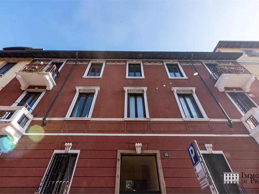 Immagine 10 di Appartamento in vendita  a Milano