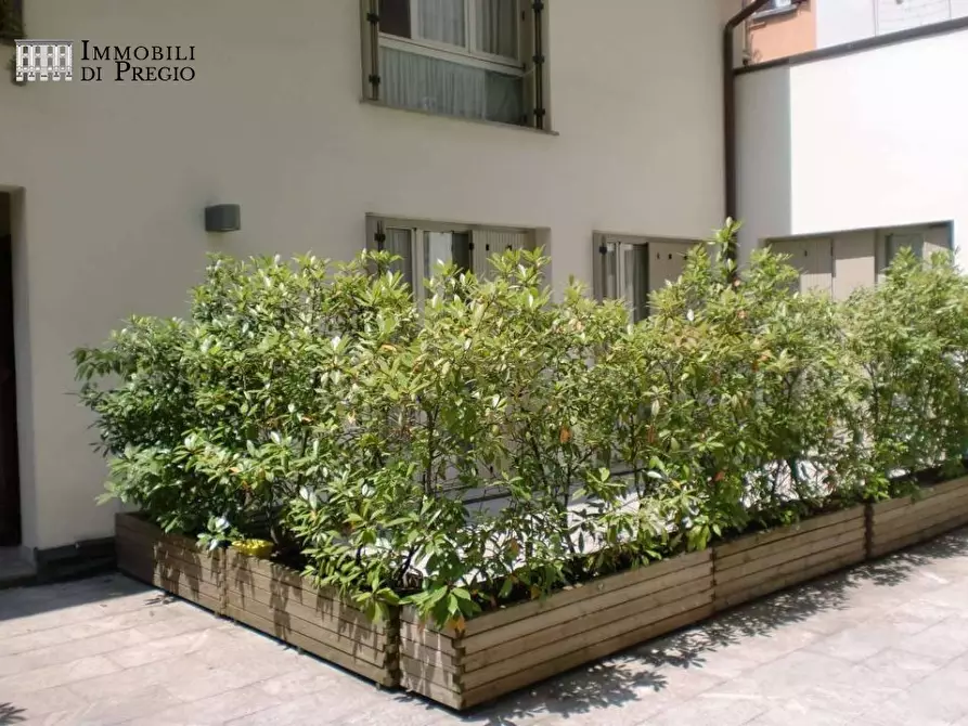 Immagine 1 di Appartamento in vendita  a Milano