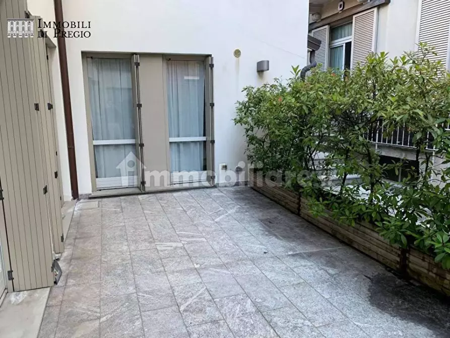 Immagine 2 di Appartamento in vendita  a Milano