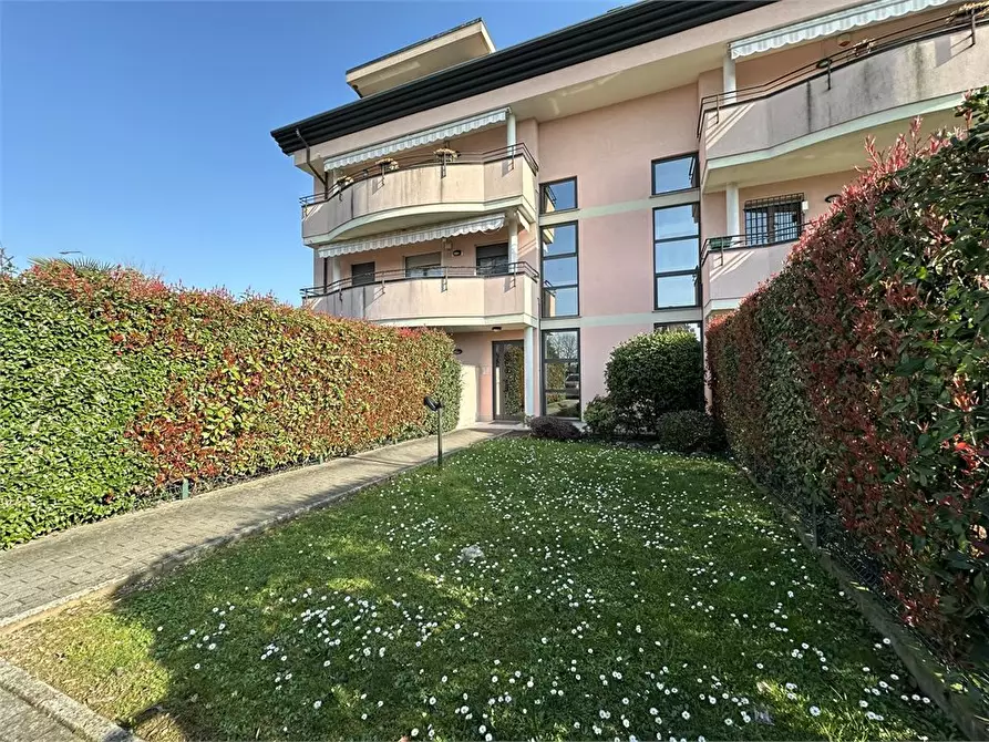 Immagine 1 di Appartamento in vendita  a Nerviano