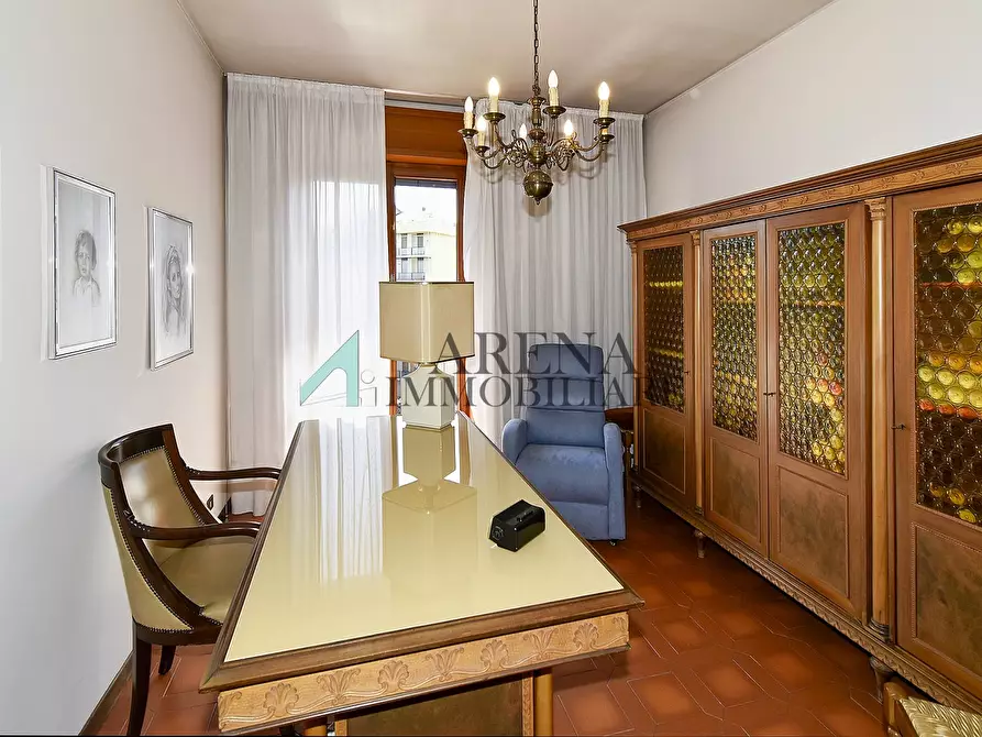 Immagine 10 di Appartamento in vendita  8 a Milano