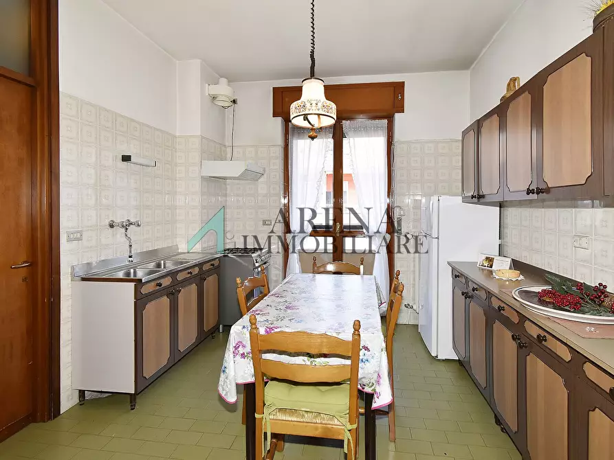 Immagine 5 di Appartamento in vendita  8 a Milano