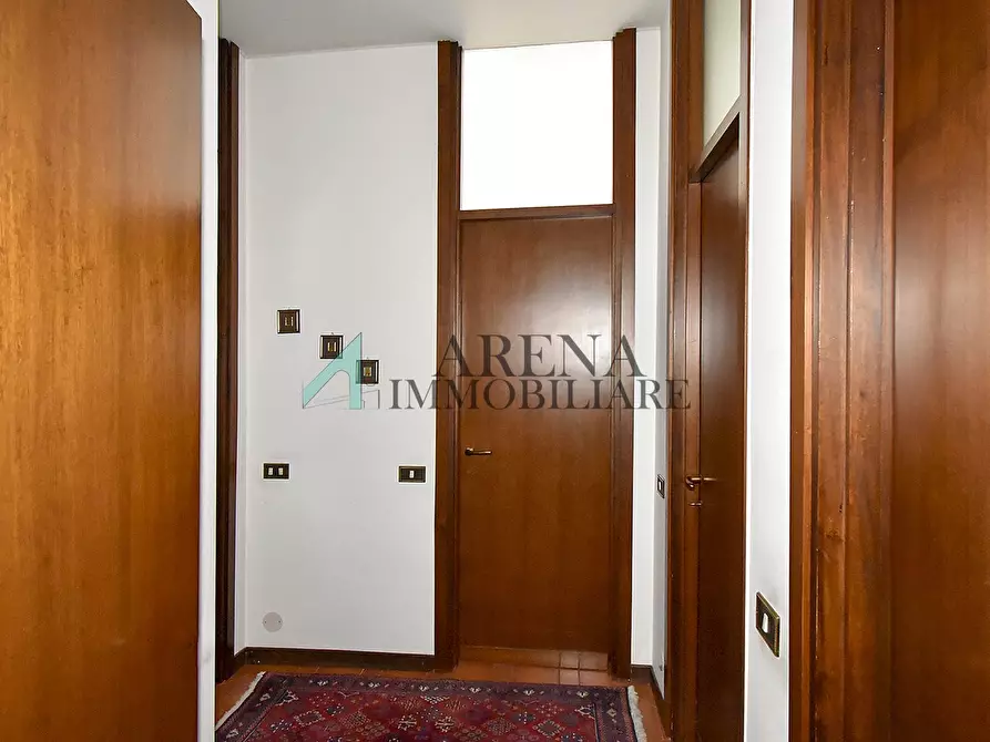Immagine 9 di Appartamento in vendita  8 a Milano
