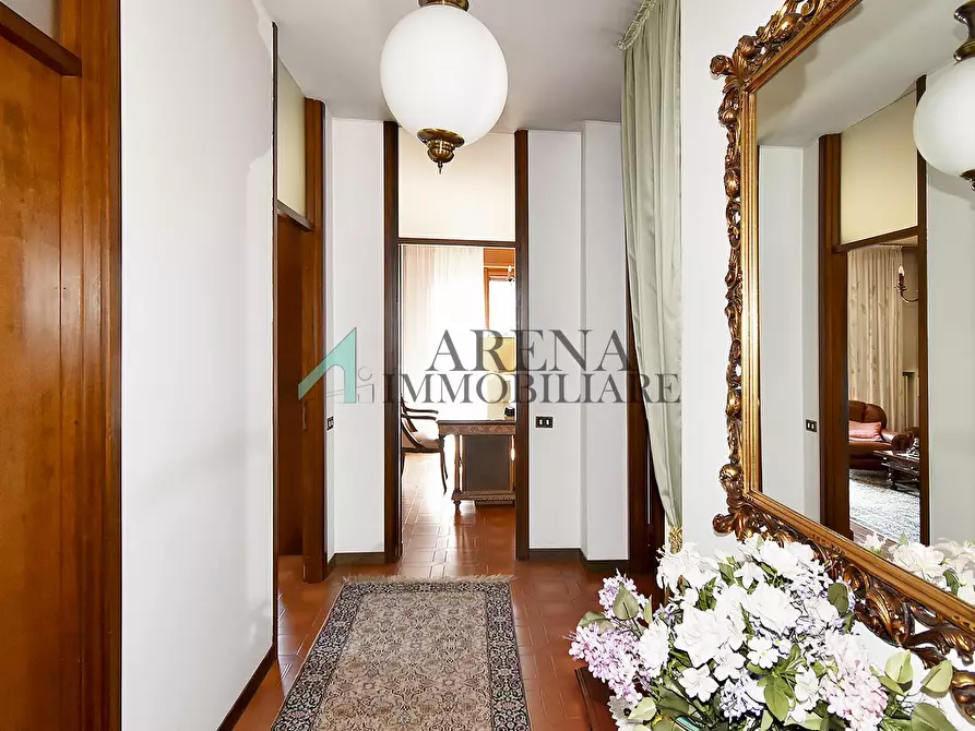 Immagine 4 di Appartamento in vendita  8 a Milano