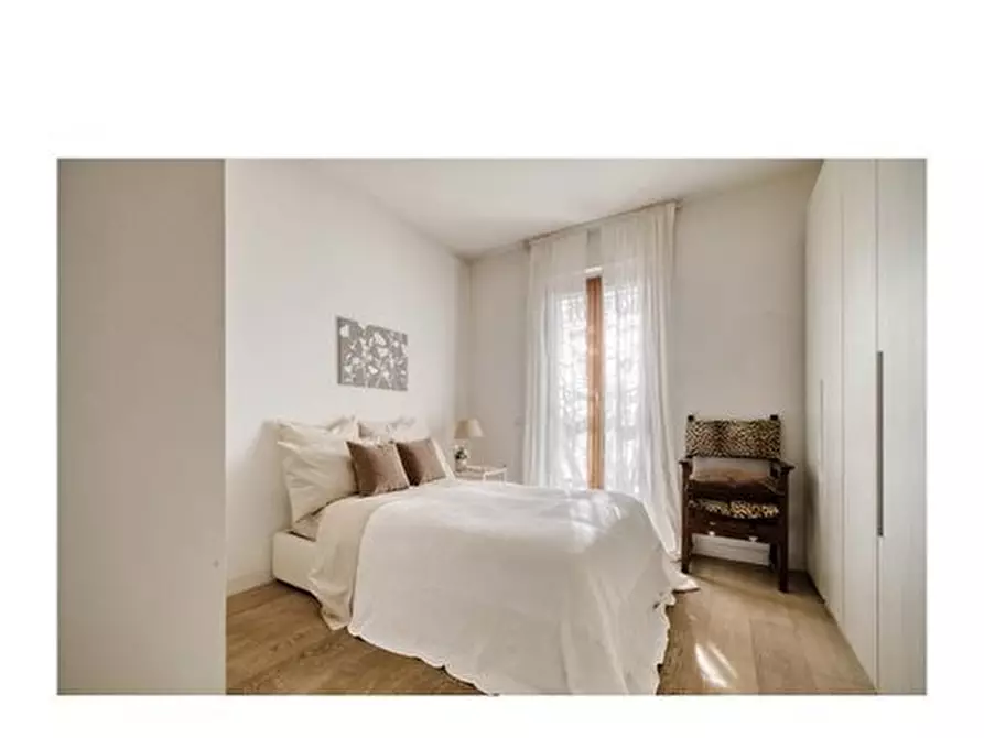 Immagine 2 di Appartamento in vendita  a Milano