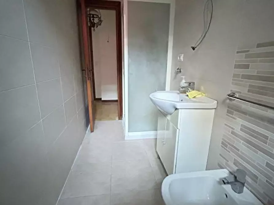 Immagine 9 di Appartamento in vendita  16 a Milano