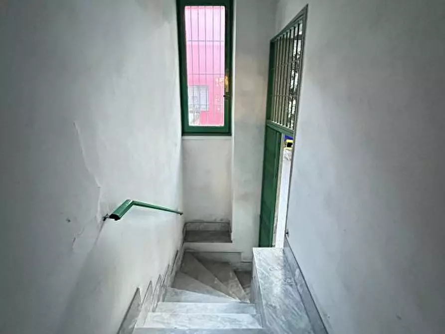 Immagine 10 di Appartamento in vendita  16 a Milano