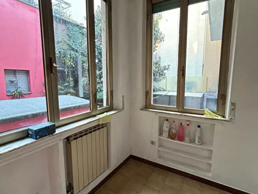 Immagine 8 di Appartamento in vendita  16 a Milano