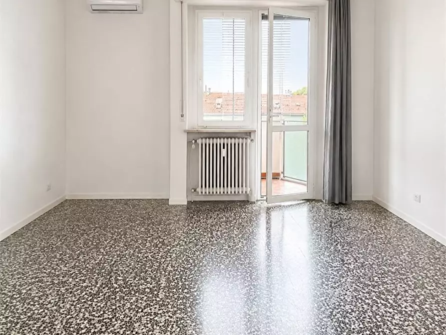 Immagine 10 di Appartamento in vendita  5 a Milano
