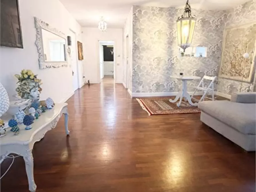 Immagine 7 di Appartamento in vendita  7 a Milano