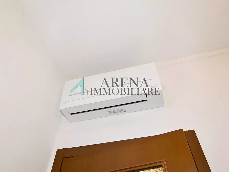 Immagine 7 di Appartamento in vendita  5 a Milano