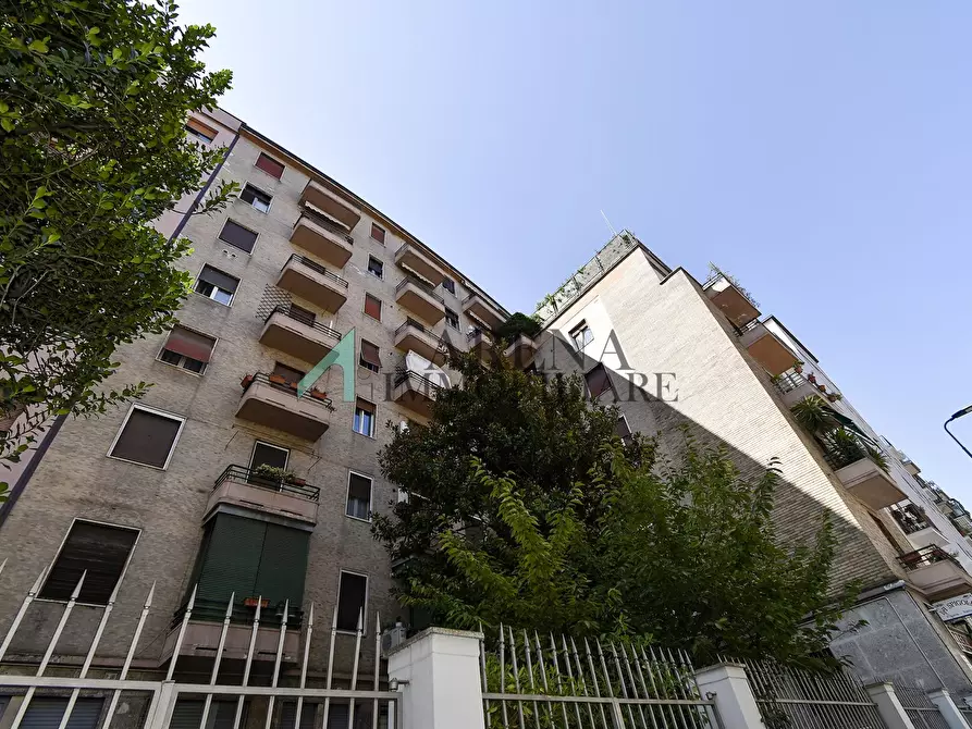 Immagine 2 di Appartamento in vendita  5 a Milano