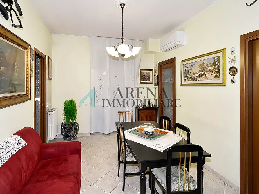 Immagine 1 di Appartamento in vendita  5 a Milano