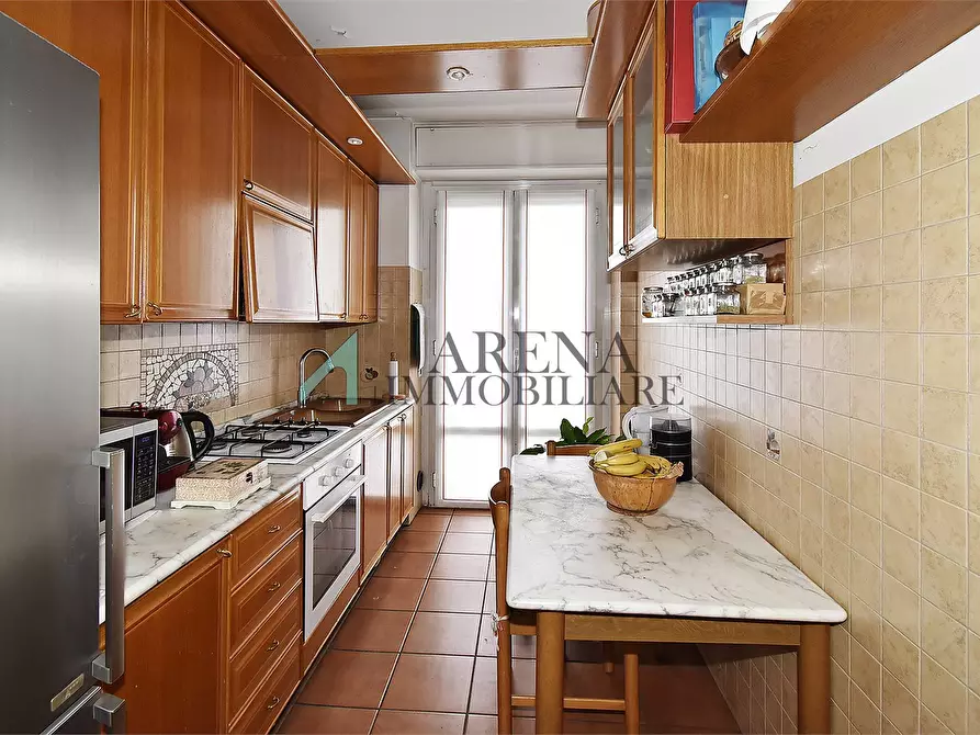 Immagine 8 di Appartamento in vendita  16 a Milano