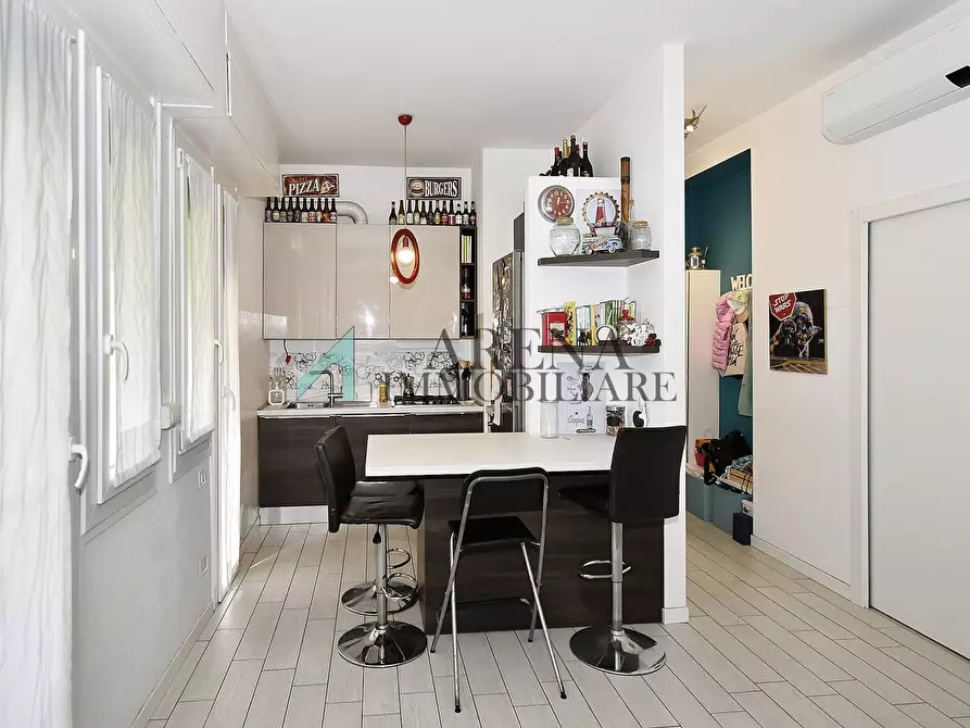 Immagine 5 di Appartamento in vendita  22 a Milano