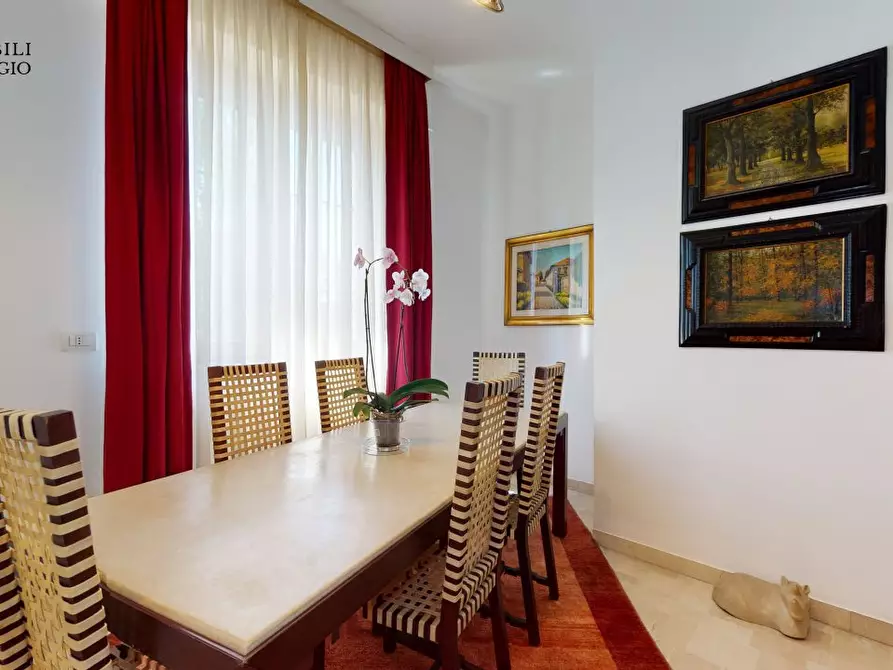 Immagine 10 di Appartamento in vendita  a Milano