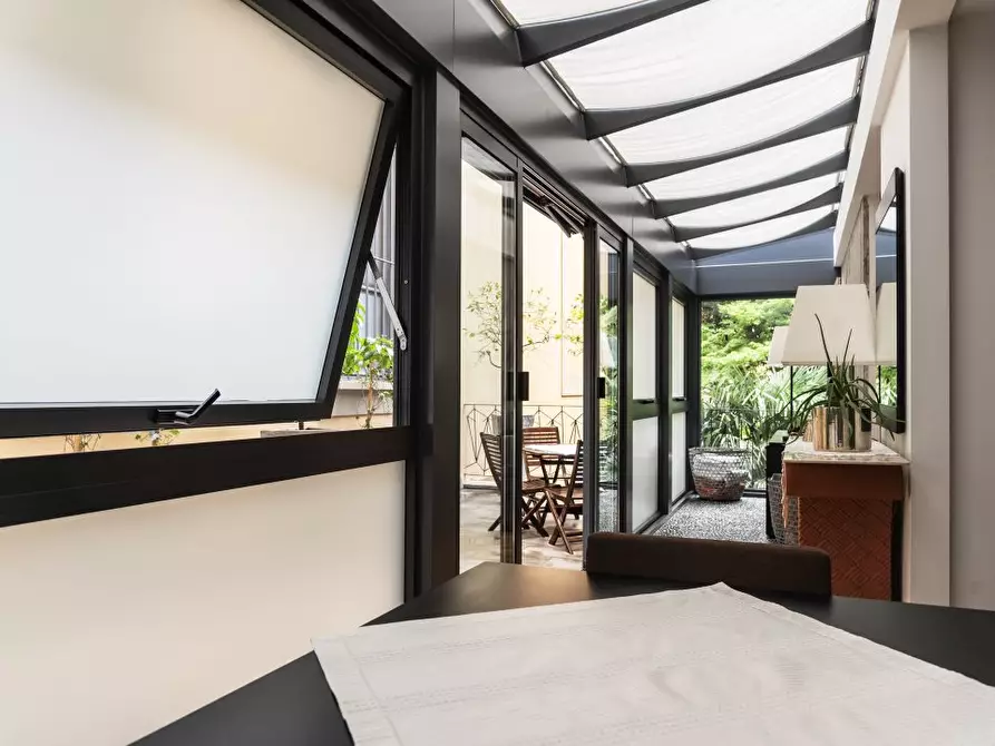 Immagine 10 di Appartamento in vendita  a Milano