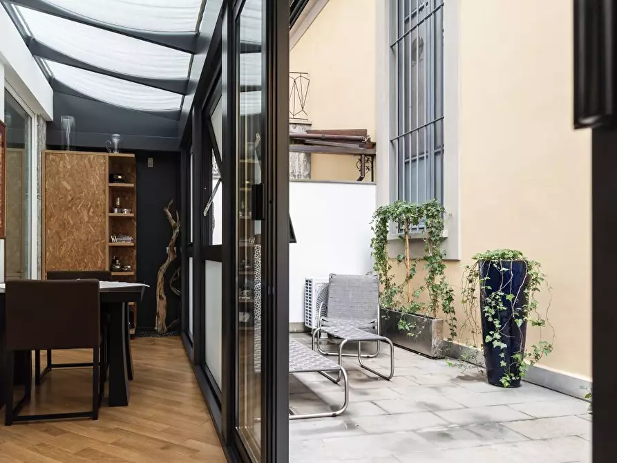 Immagine 8 di Appartamento in vendita  a Milano
