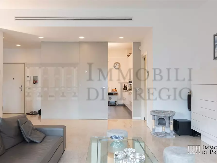 Immagine 10 di Appartamento in vendita  a Milano