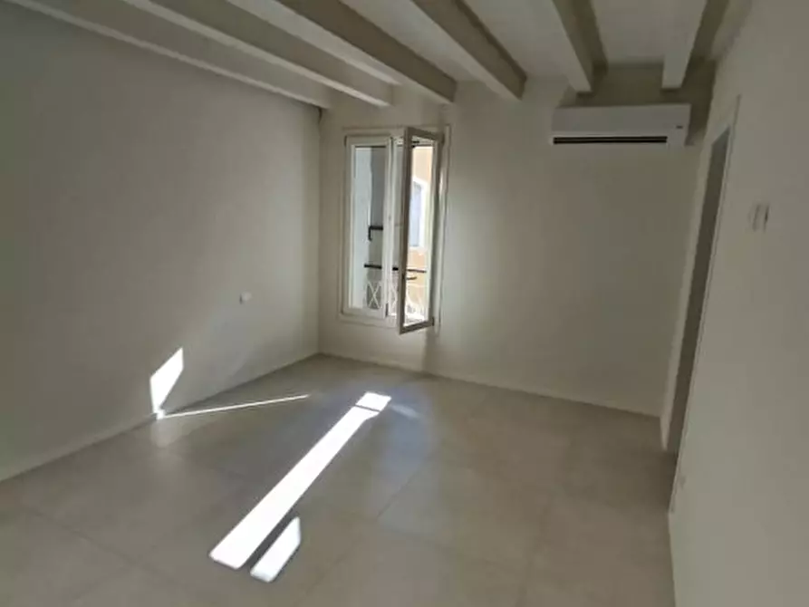 Immagine 6 di Appartamento in vendita  a Carpi