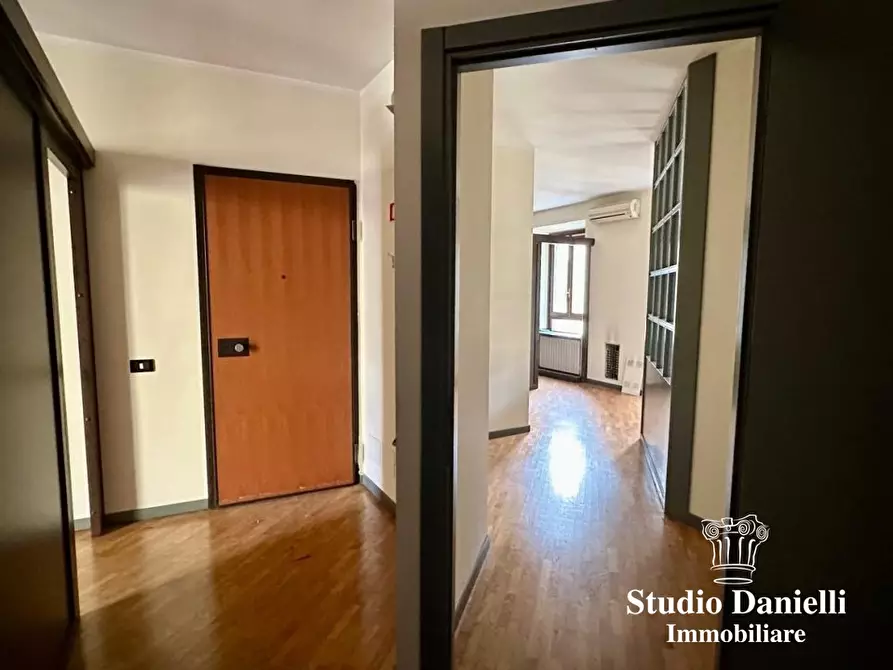 Immagine 6 di Appartamento in vendita  5 a Carate Brianza