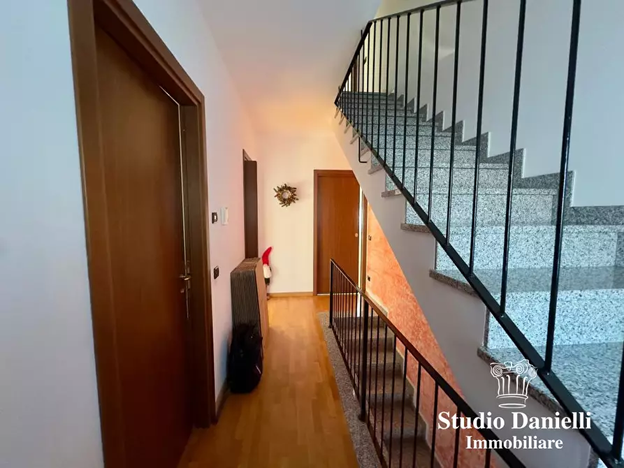 Immagine 10 di Casa indipendente in vendita  26 a Verano Brianza