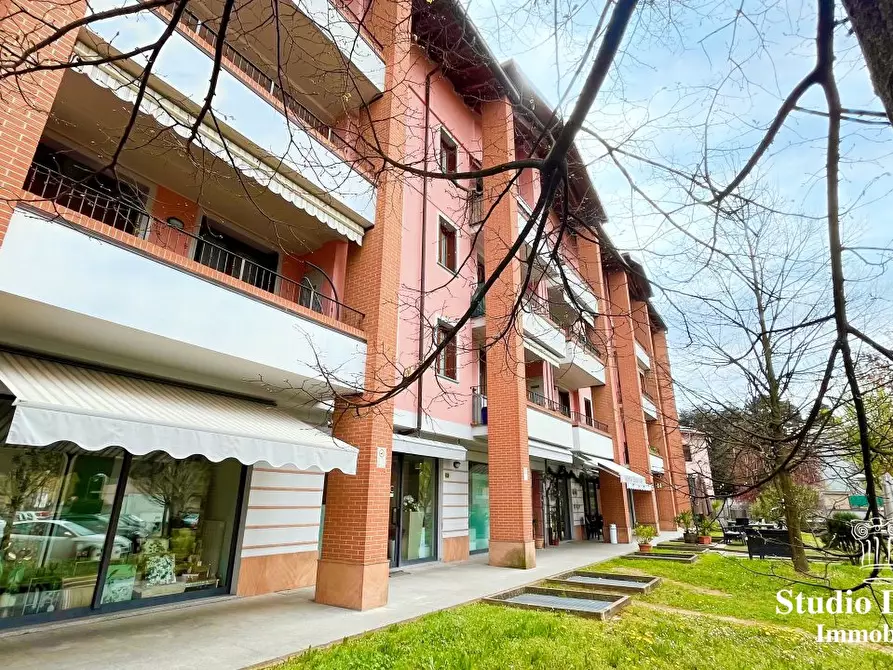 Immagine 2 di Appartamento in vendita  14 a Besana In Brianza
