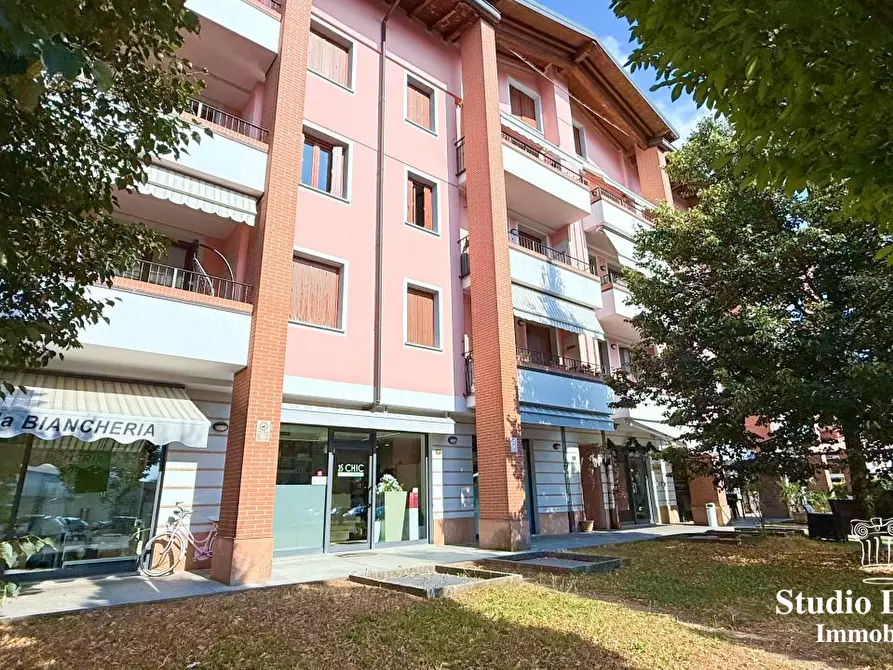 Immagine 8 di Appartamento in vendita  14 a Besana In Brianza