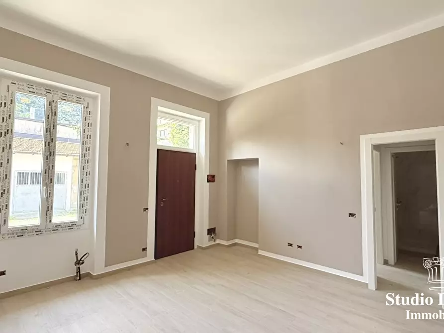 Immagine 8 di Appartamento in vendita  29 a Carate Brianza