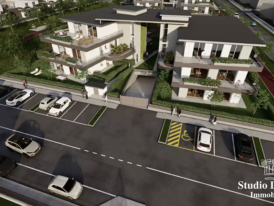 Immagine 10 di Appartamento in vendita  a Carate Brianza